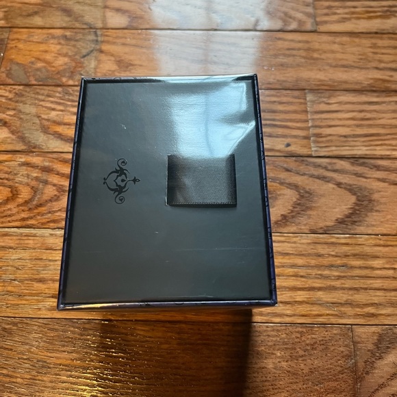 📍SOLD📍NEW. BLUE HEART. By Thameen. - Picture 2 of 7